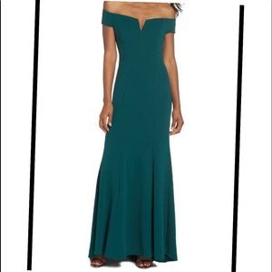 Vince Camuto Trumpet gown.